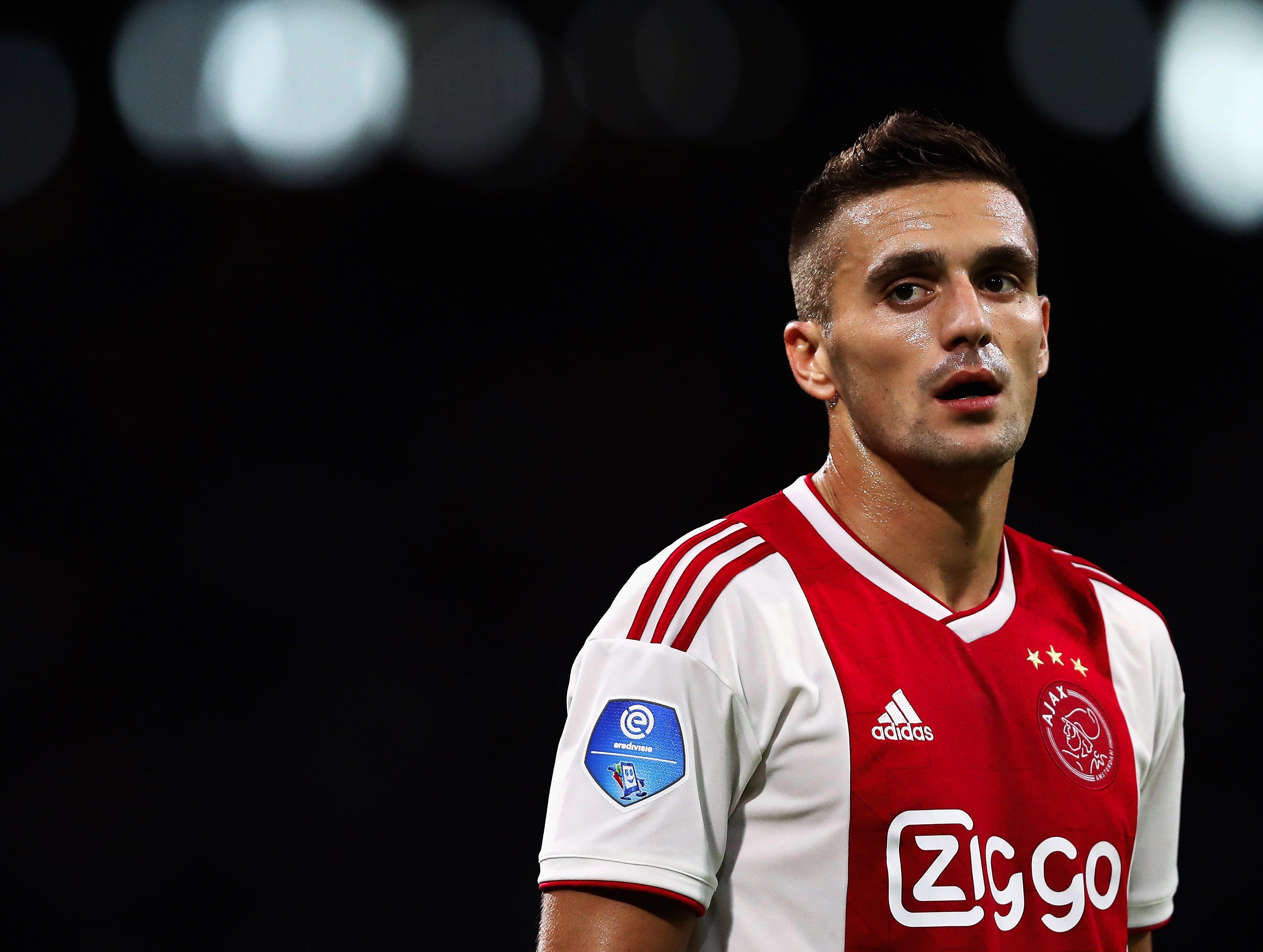 Fenerbahçe'nin Yeni Yıldızı: Dušan Tadić Fenerbahçe'nin Yeni Yıldızı: Dušan Tadić