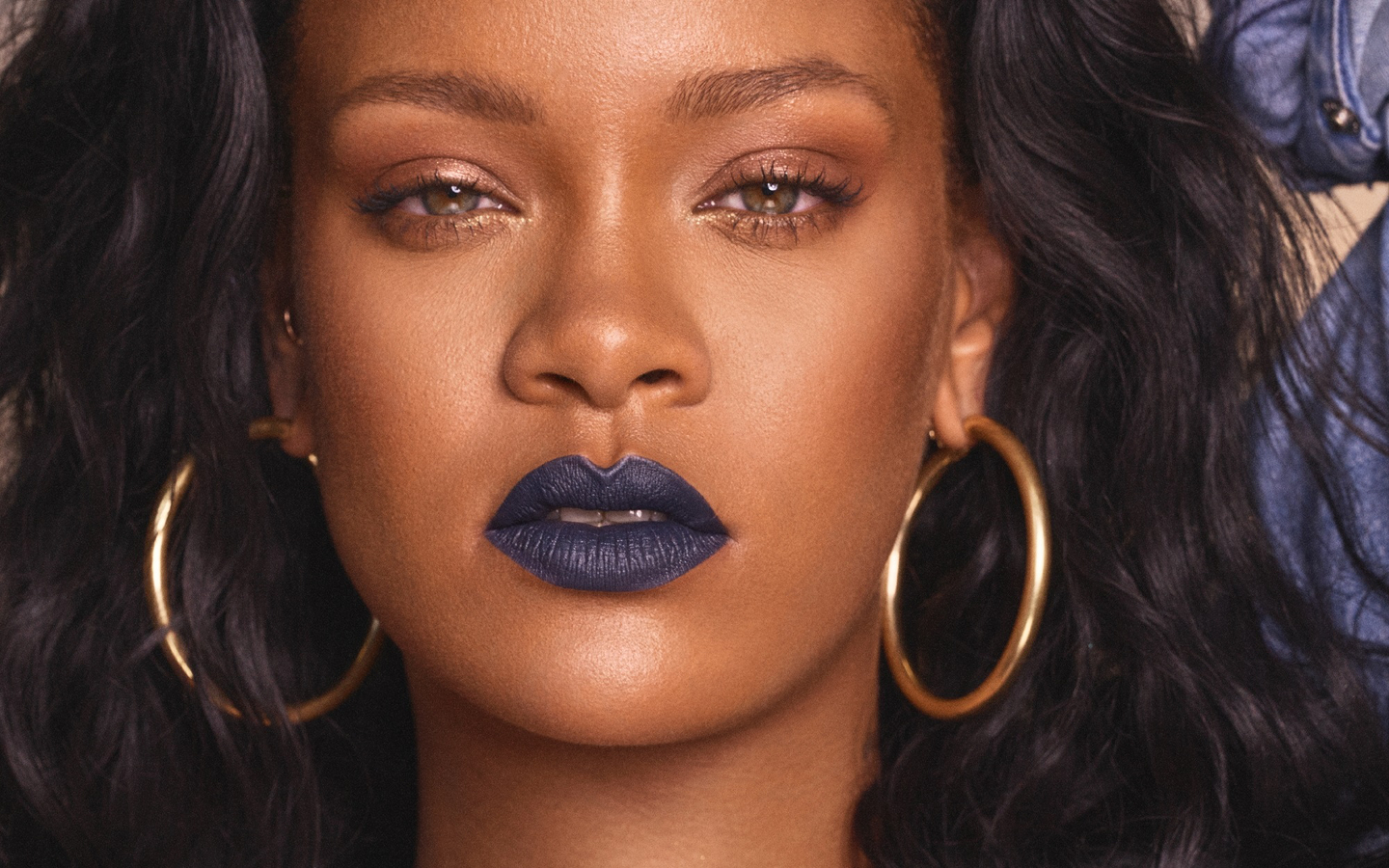 Fenty Beauty Paris: Rihanna's Glamorous Appearance And Fan Interaction Fenty Beauty Paris: Rihanna's Glamorous Appearance And Fan Interaction