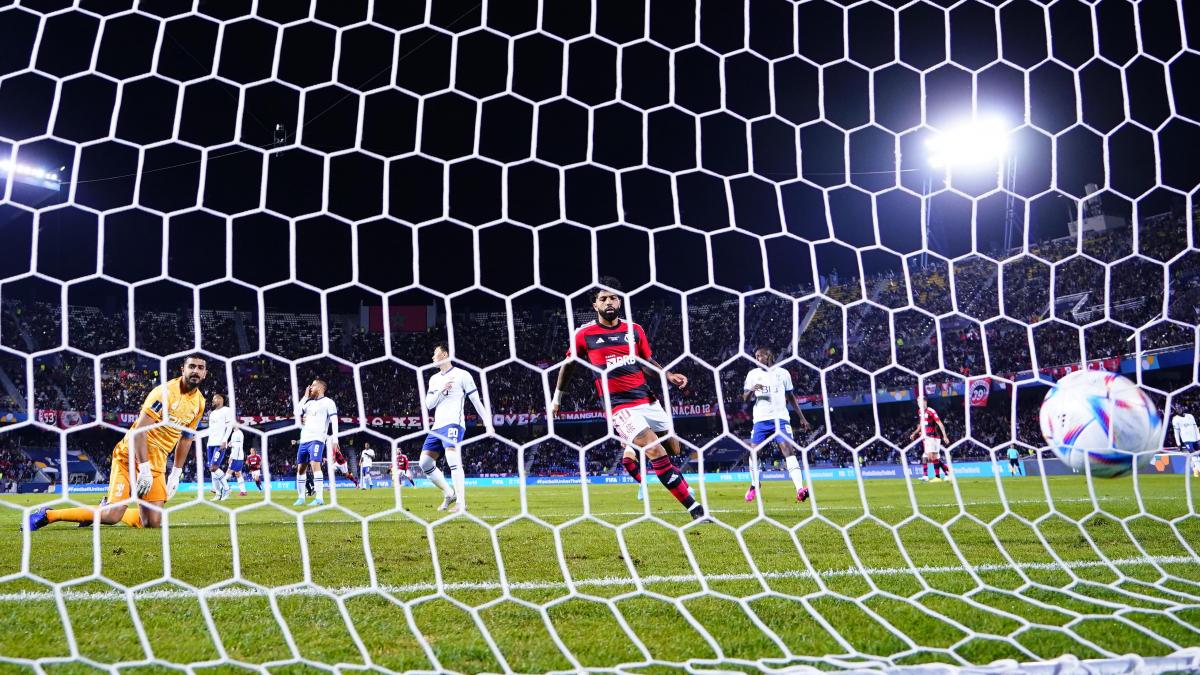 Filipe Luís Celebra Nuevo Triunfo Filipe Luís Celebra Nuevo Triunfo