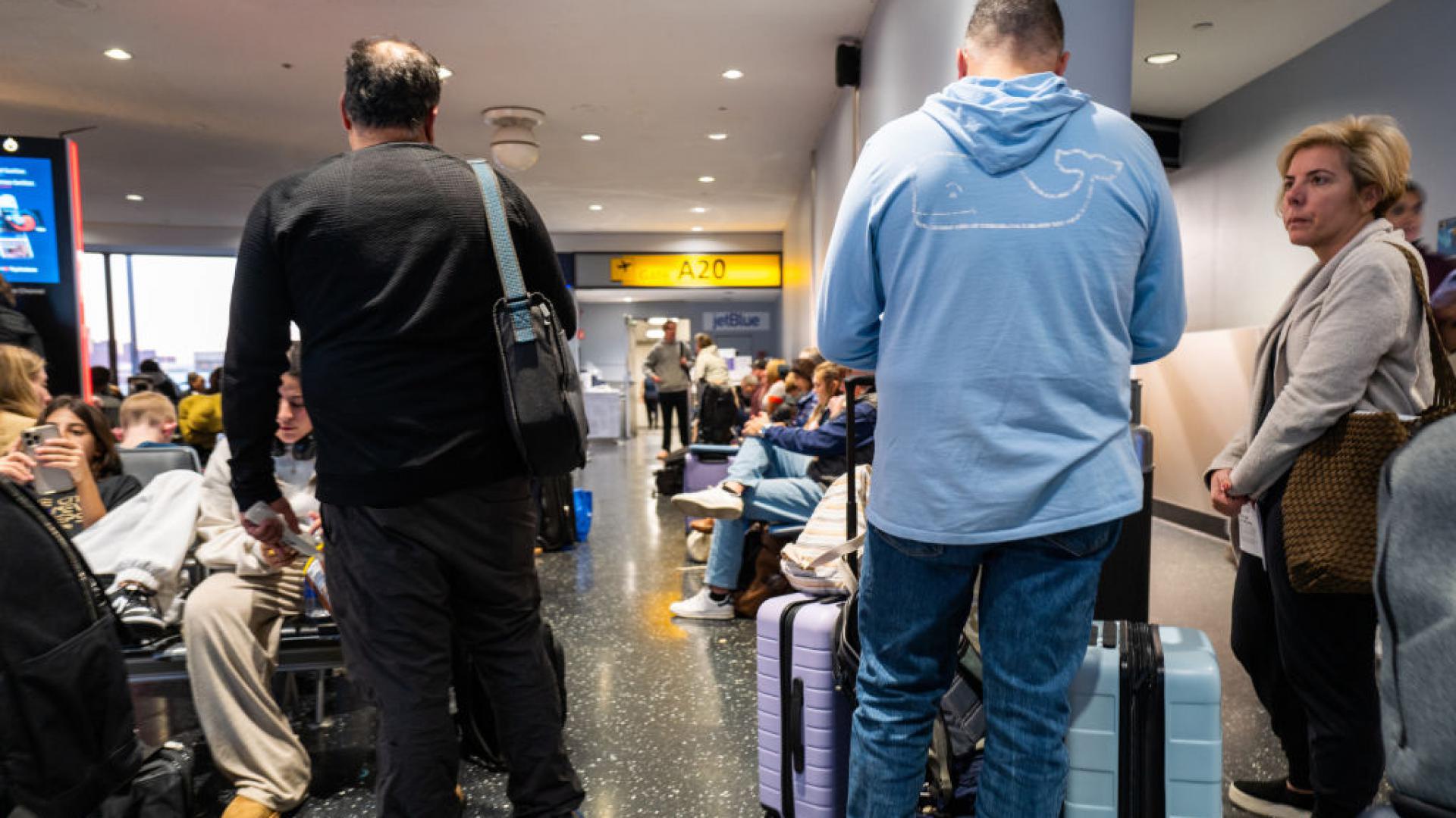 Flight Cancellations And Delays At Newark Airport Due To Equipment Failure Flight Cancellations And Delays At Newark Airport Due To Equipment Failure
