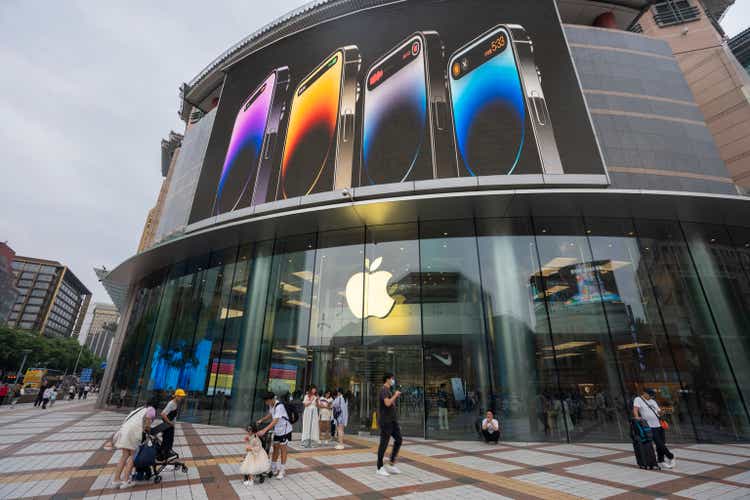 Foot Locker's Near-Term Prospects: A Jefferies Perspective On Nike's Q3 Foot Locker's Near-Term Prospects: A Jefferies Perspective On Nike's Q3