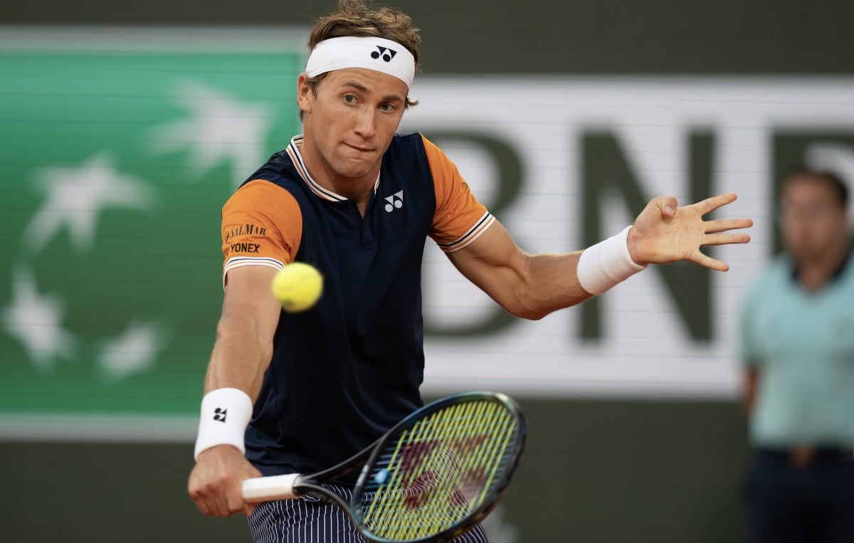 French Open 2025: Ruud's Knee Injury Costs Him Victory Against Borges