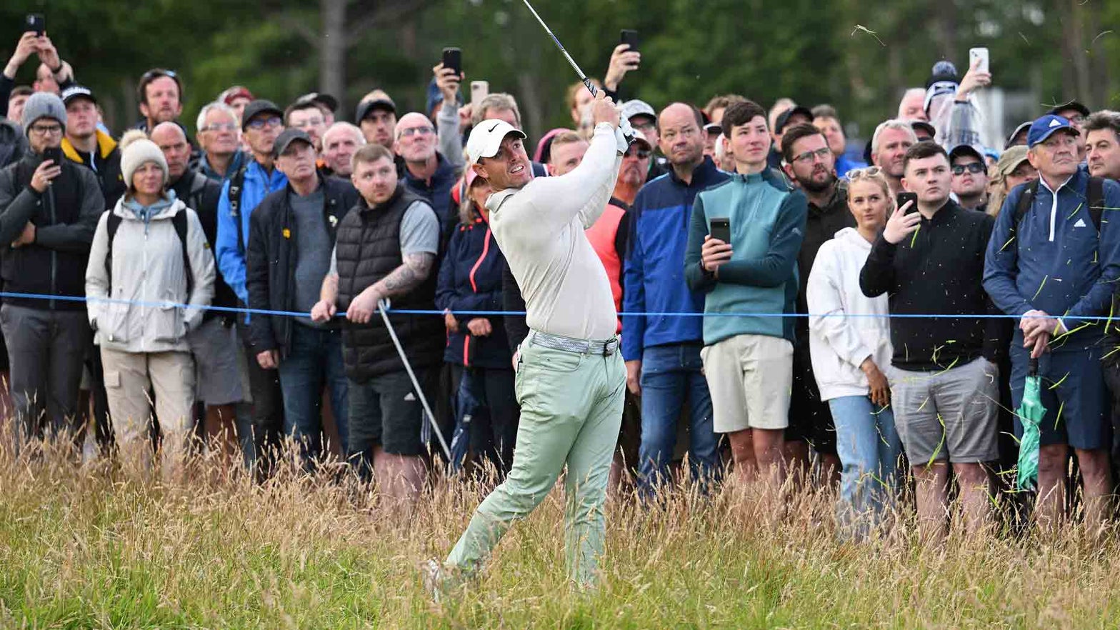 Friendship On The Green: Shane Lowry's Post-Masters Gesture Towards Rory McIlroy Friendship On The Green: Shane Lowry's Post-Masters Gesture Towards Rory McIlroy
