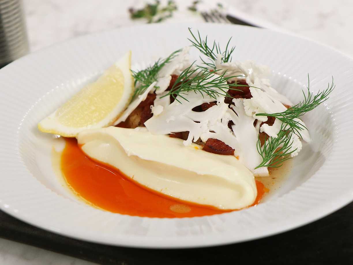 Friterade Kycklingnuggets: Det Perfekta Receptet Med Knaprig Majsflingpanering Och Kålsallad Friterade Kycklingnuggets: Det Perfekta Receptet Med Knaprig Majsflingpanering Och Kålsallad