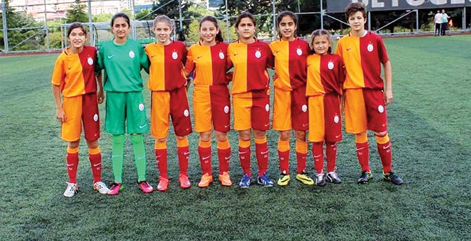 Futbol Kulübü Skandalı: Soruşturma Altındaki Dört Oyuncu Futbol Kulübü Skandalı: Soruşturma Altındaki Dört Oyuncu