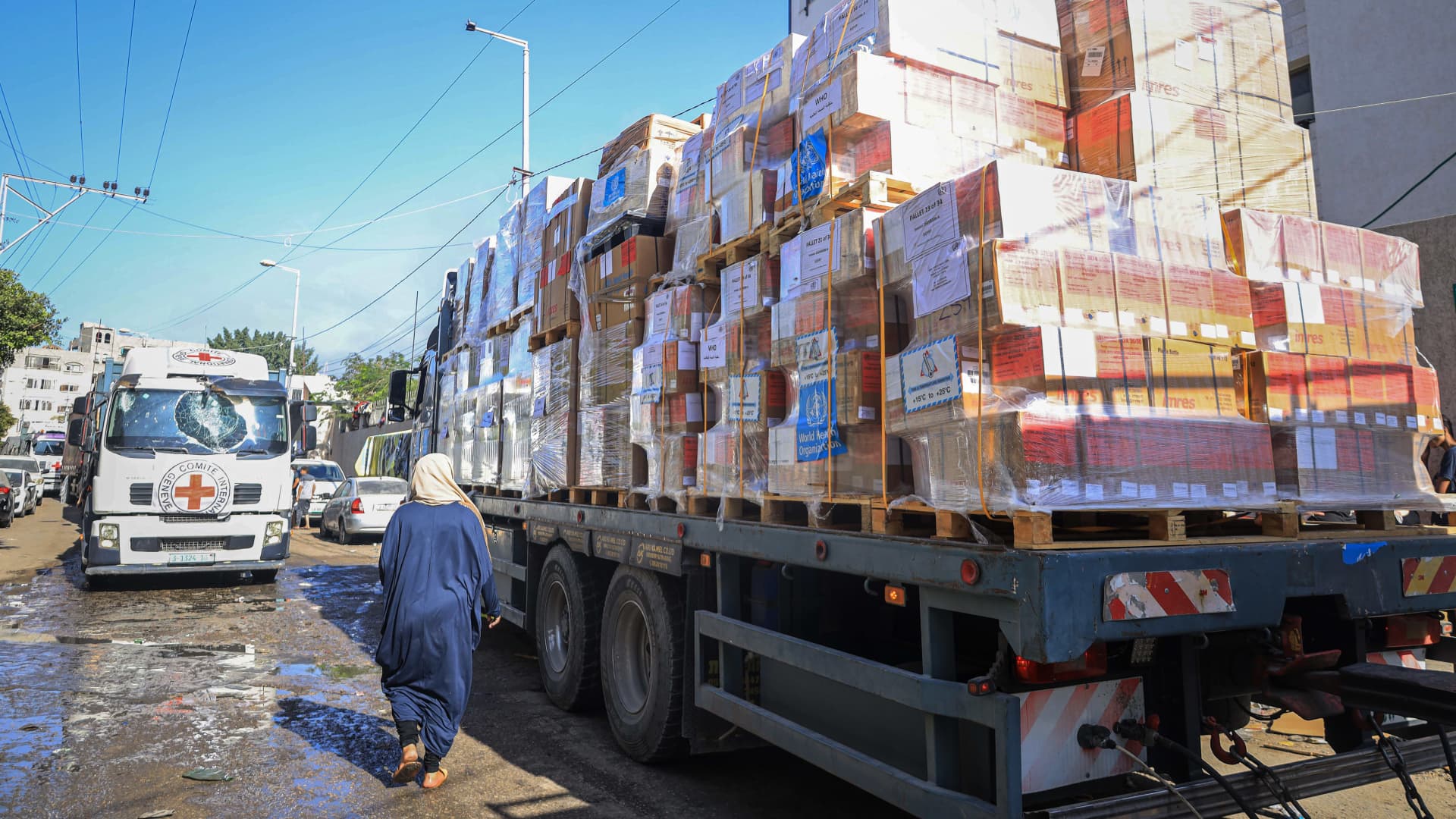 Gaza Receives First Food Shipments After Israel's Decision Gaza Receives First Food Shipments After Israel's Decision