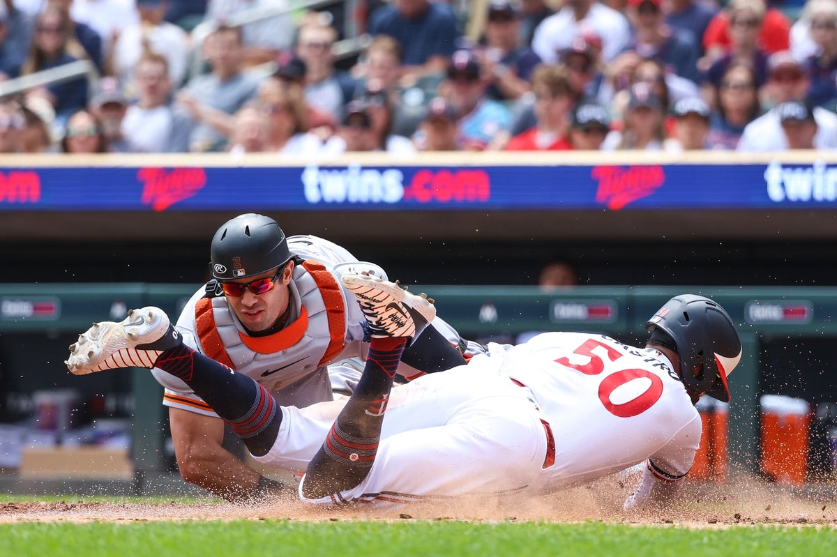 Giants' Flores And Lee Shine In Win Against Brewers Giants' Flores And Lee Shine In Win Against Brewers