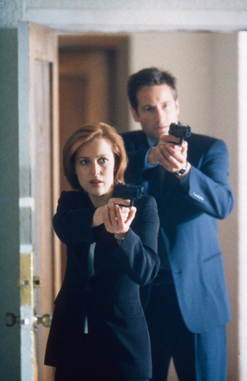 Gillian Anderson And David Duchovny Reunite At SAG Awards Gillian Anderson And David Duchovny Reunite At SAG Awards