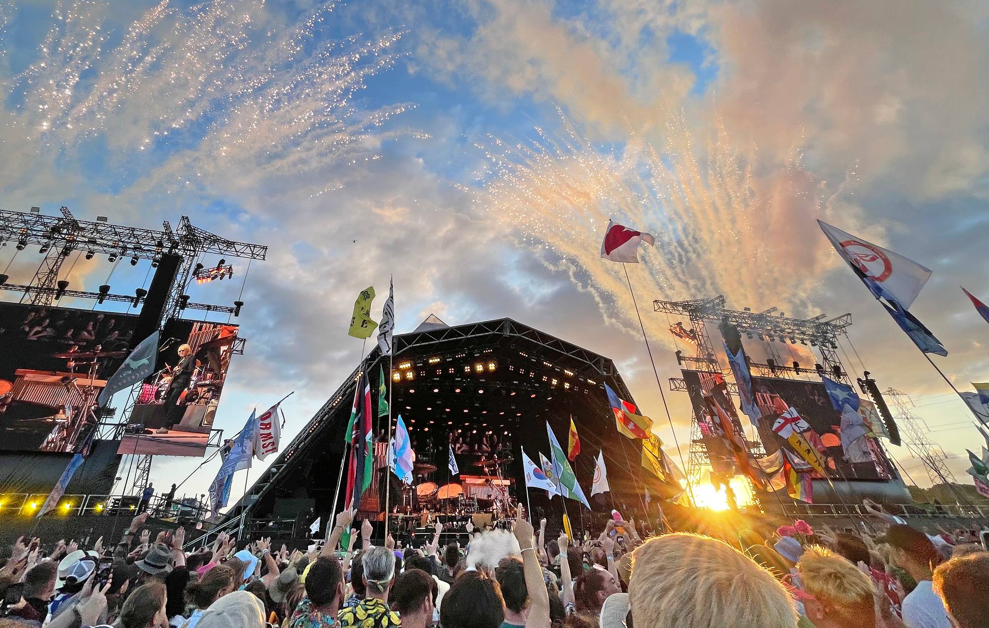 Glastonbury Festival 2024: Fans Devastated By Line-Up Absence Glastonbury Festival 2024: Fans Devastated By Line-Up Absence