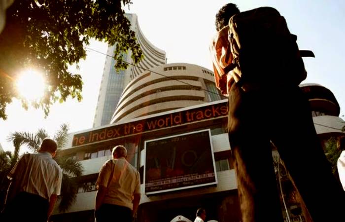 Gold Price Dips: Consecutive Weekly Losses In 2025? Gold Price Dips: Consecutive Weekly Losses In 2025?