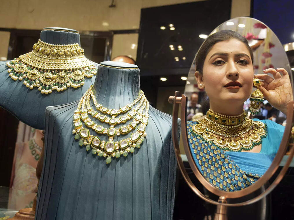Gold Prices Rise Amidst Renewed Trade War Concerns Gold Prices Rise Amidst Renewed Trade War Concerns