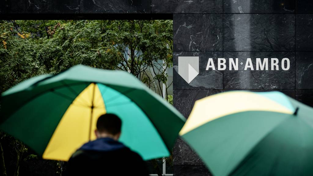 Groeiend Autobezit Drijft Occasionverkopen Bij ABN AMRO Omhoog Groeiend Autobezit Drijft Occasionverkopen Bij ABN AMRO Omhoog