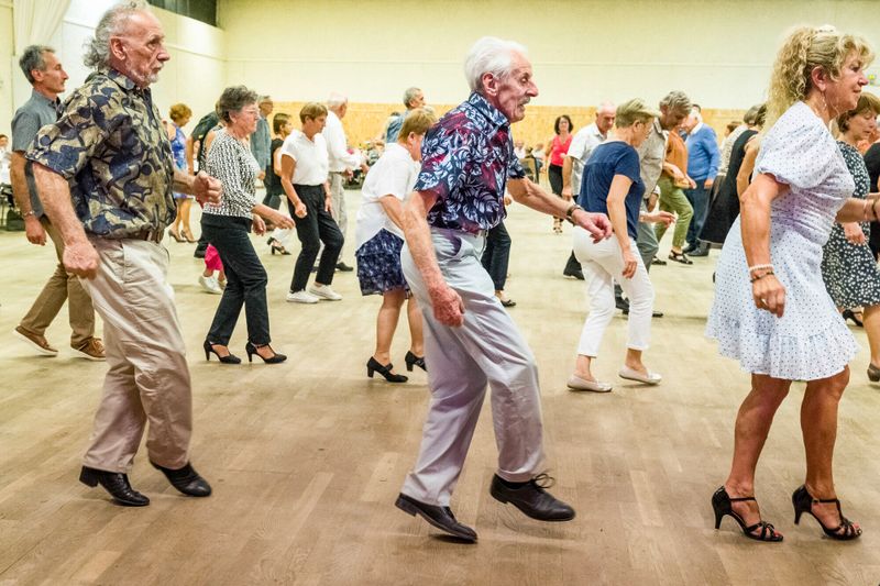 Guide Pratique : L'accompagnement Numérique Pour Les Thés Dansants