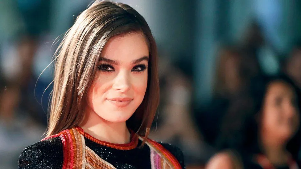 Hailee Steinfeld: Career Takes Precedence Over Wedding Preparations Hailee Steinfeld: Career Takes Precedence Over Wedding Preparations