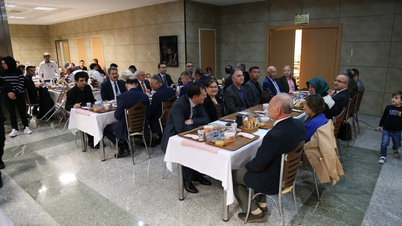Hakkari'de Hakim Ve Savcıların Katıldığı İftar Programı Hakkari'de Hakim Ve Savcıların Katıldığı İftar Programı