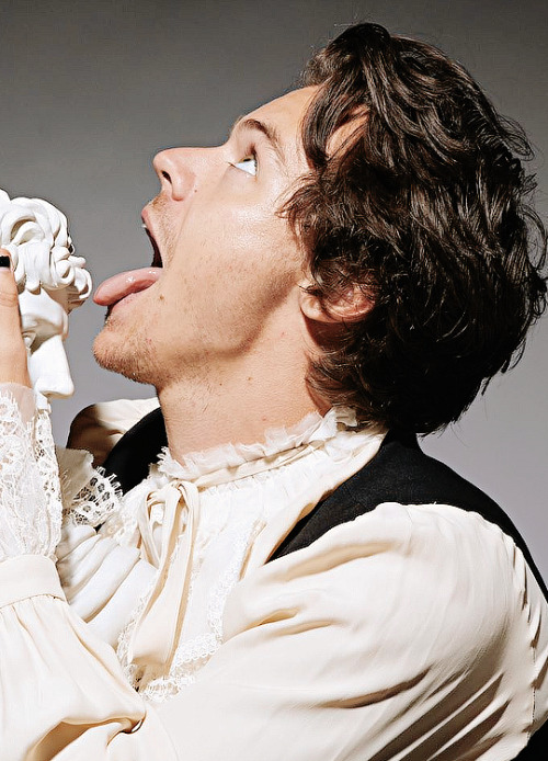 Harry Styles' Response To A Terrible SNL Impression Harry Styles' Response To A Terrible SNL Impression