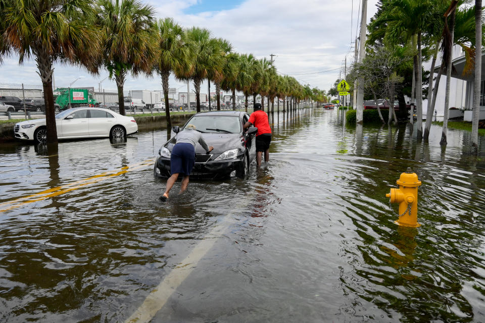 Heavy Showers Spark Flash Flood Warnings Across South Florida Heavy Showers Spark Flash Flood Warnings Across South Florida