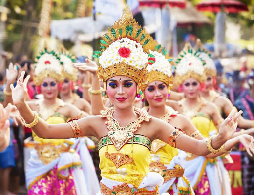 Heboh! Bule Kawin Kontrak Di Bali: Modus Kuasai Properti? Heboh! Bule Kawin Kontrak Di Bali: Modus Kuasai Properti?