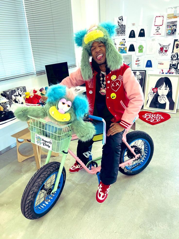 High-Value Auction Results For Kid Cudi's Personal Effects High-Value Auction Results For Kid Cudi's Personal Effects