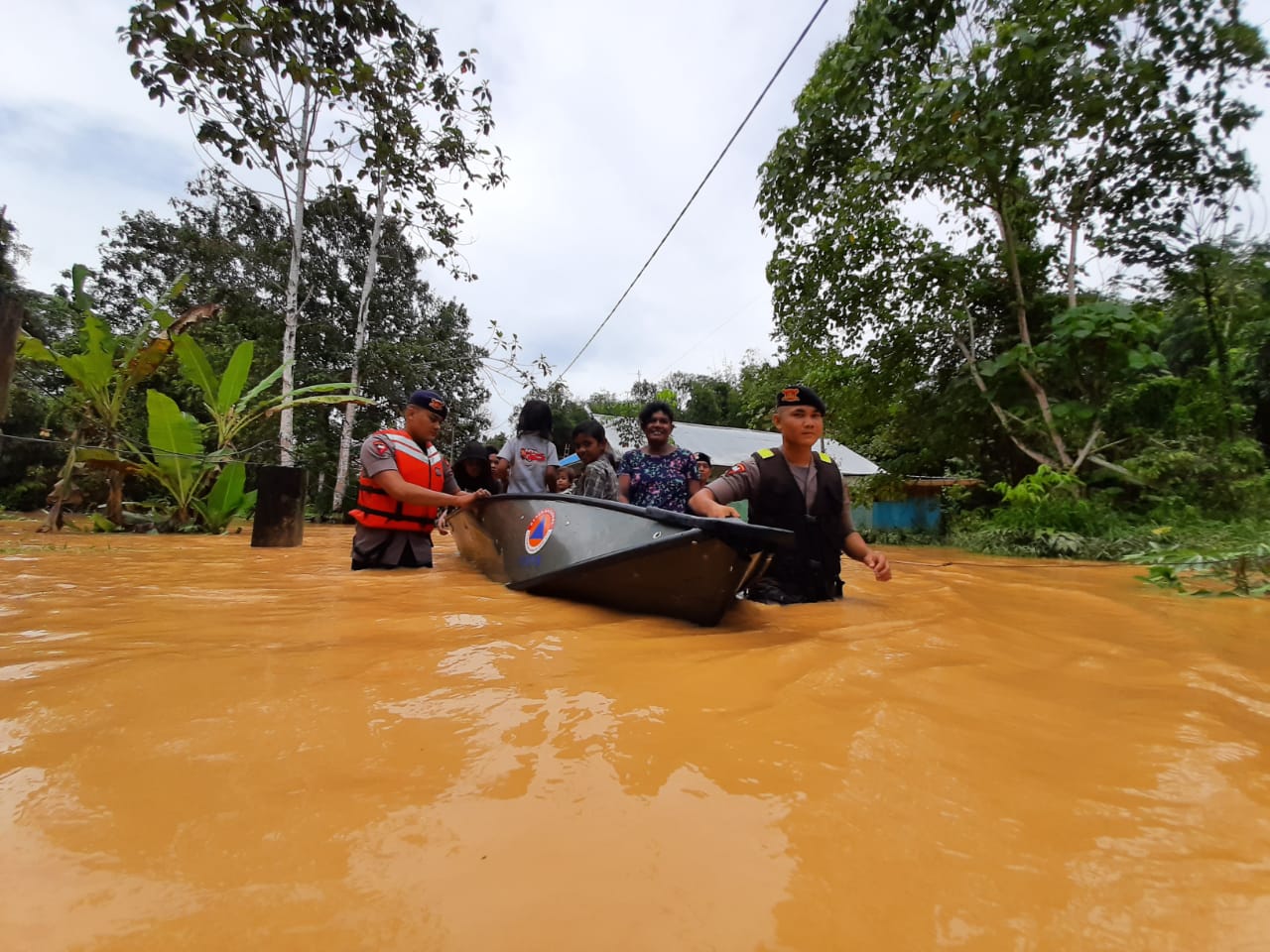 Hujan Deras Sebabkan Balita Tenggelam Di Drainase Batu Ampar, Balikpapan Hujan Deras Sebabkan Balita Tenggelam Di Drainase Batu Ampar, Balikpapan