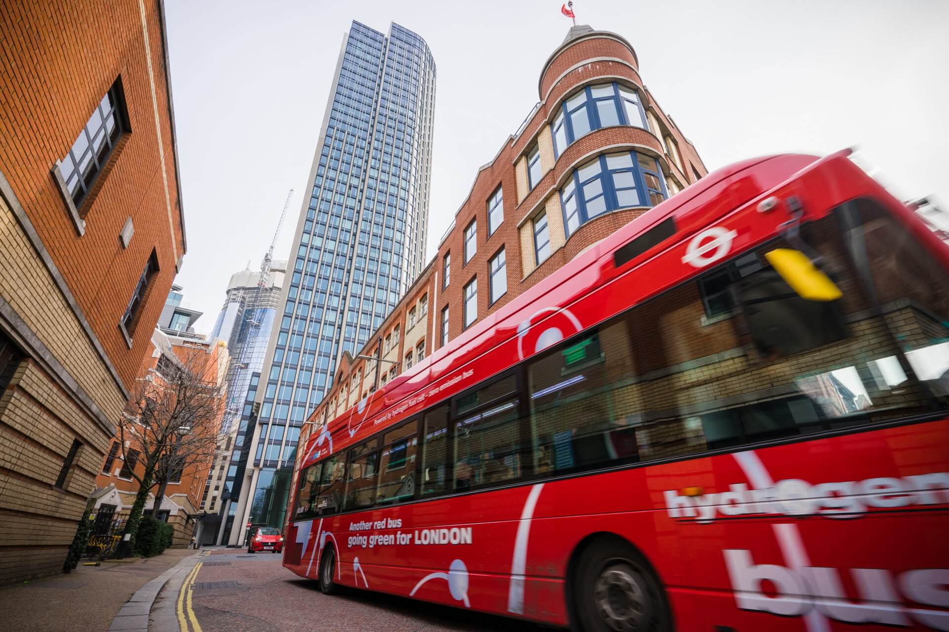 Hydrogen Or Battery Buses: Which Is Best For European Cities? Hydrogen Or Battery Buses: Which Is Best For European Cities?
