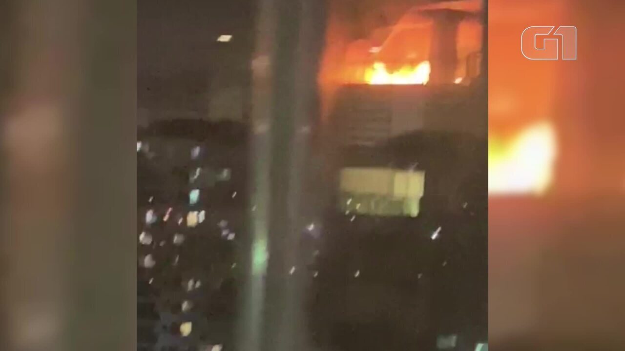 Incêndio De Escola Na Tijuca: Memórias E Amizades Em Cinzas Incêndio De Escola Na Tijuca: Memórias E Amizades Em Cinzas