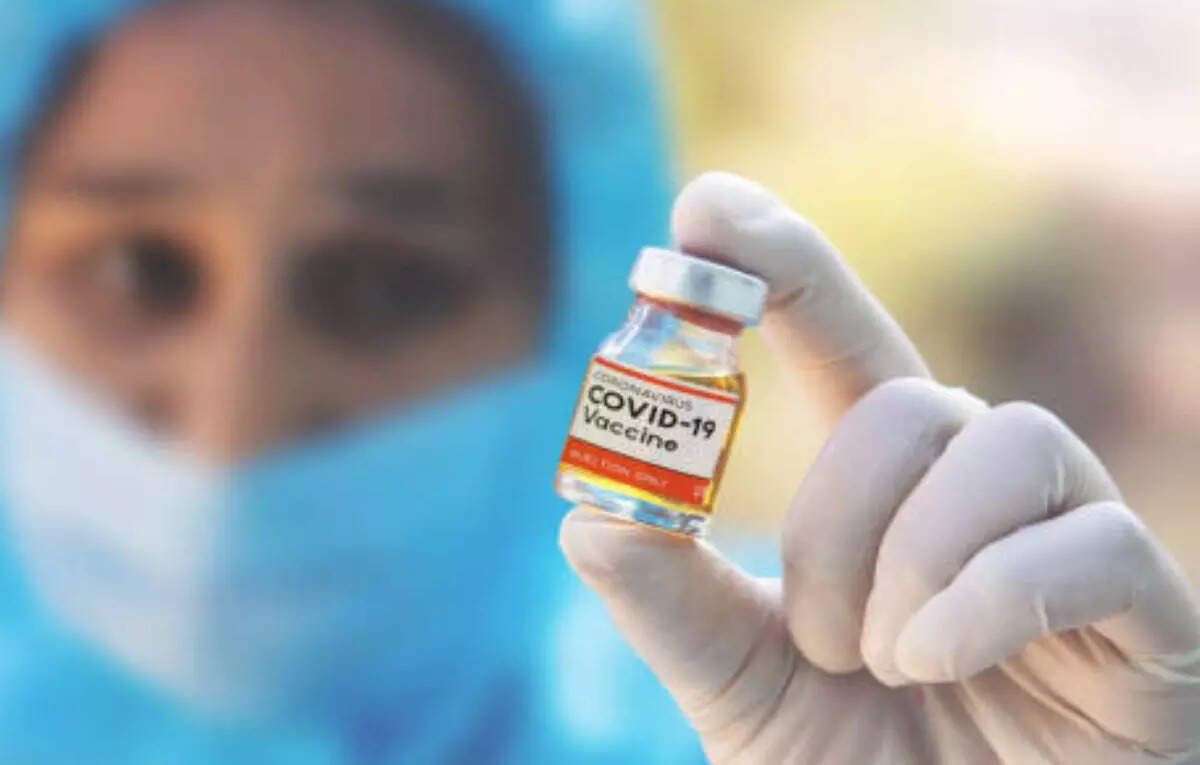 India's INSACOG Detects New COVID Variants BA.1 And LF.7: Assessing The Threat India's INSACOG Detects New COVID Variants BA.1 And LF.7: Assessing The Threat