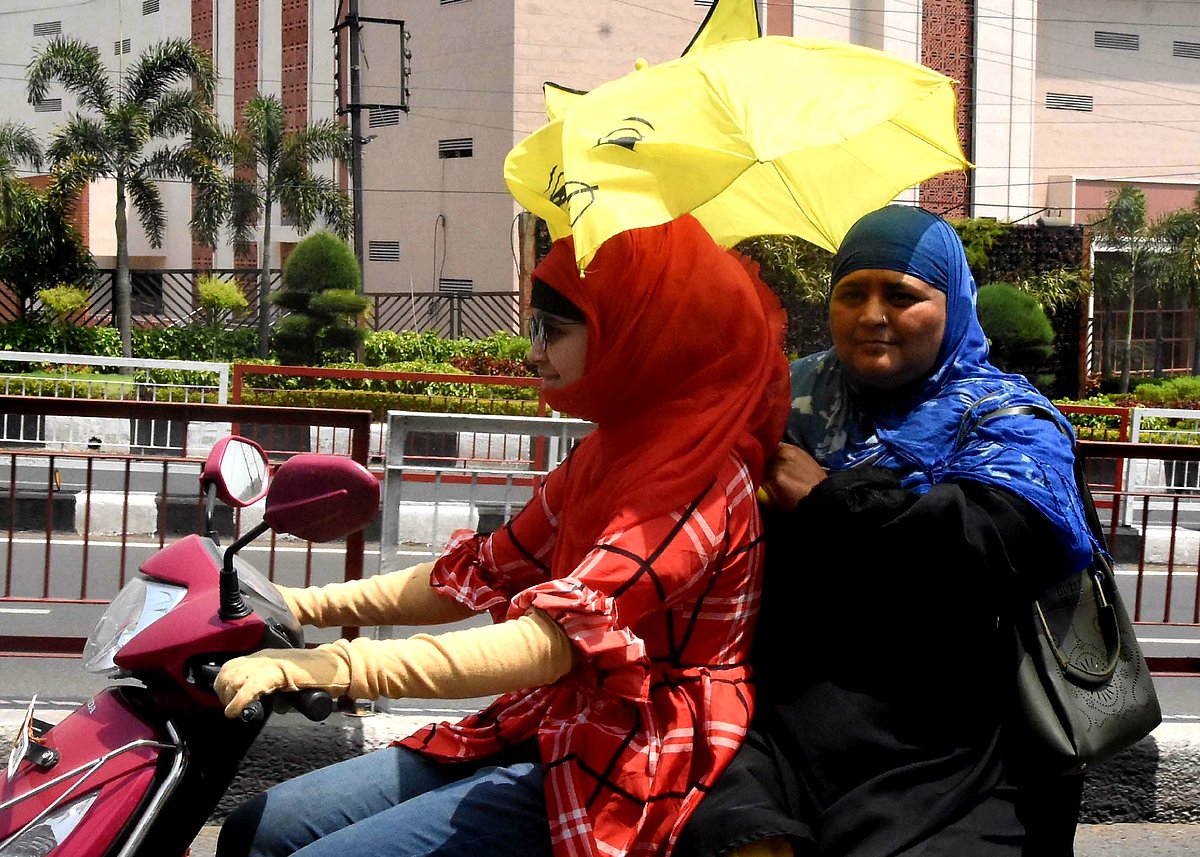Indore Sizzles At 40°C: Loo Warning Issued Indore Sizzles At 40°C: Loo Warning Issued