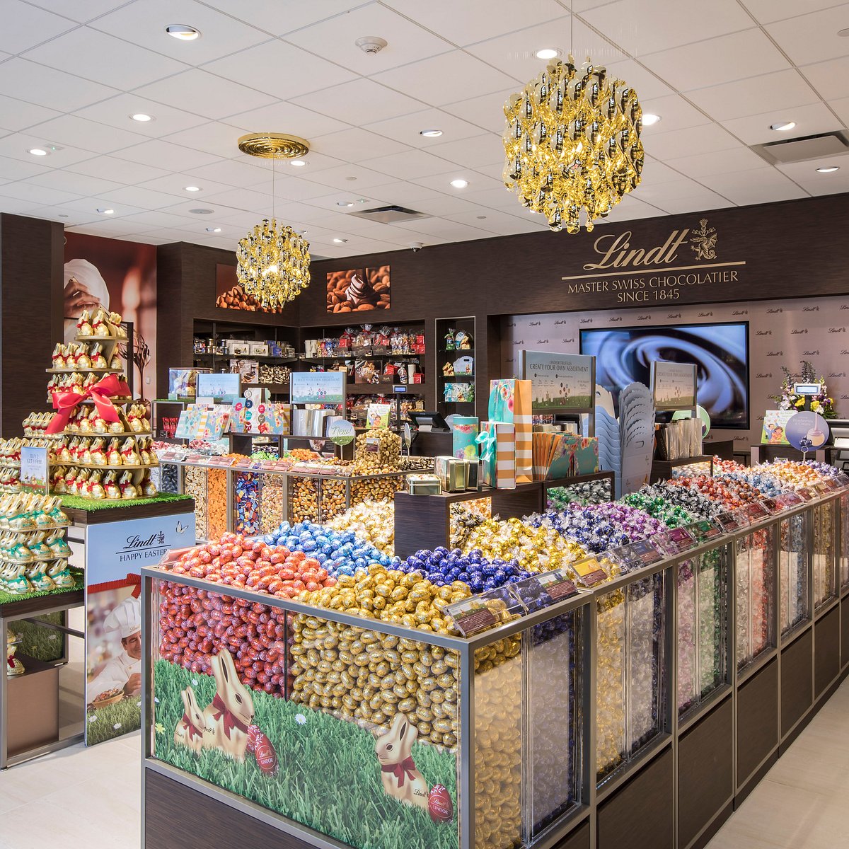 Indulge In Chocolate: Lindt Opens A New Shop In Central London Indulge In Chocolate: Lindt Opens A New Shop In Central London