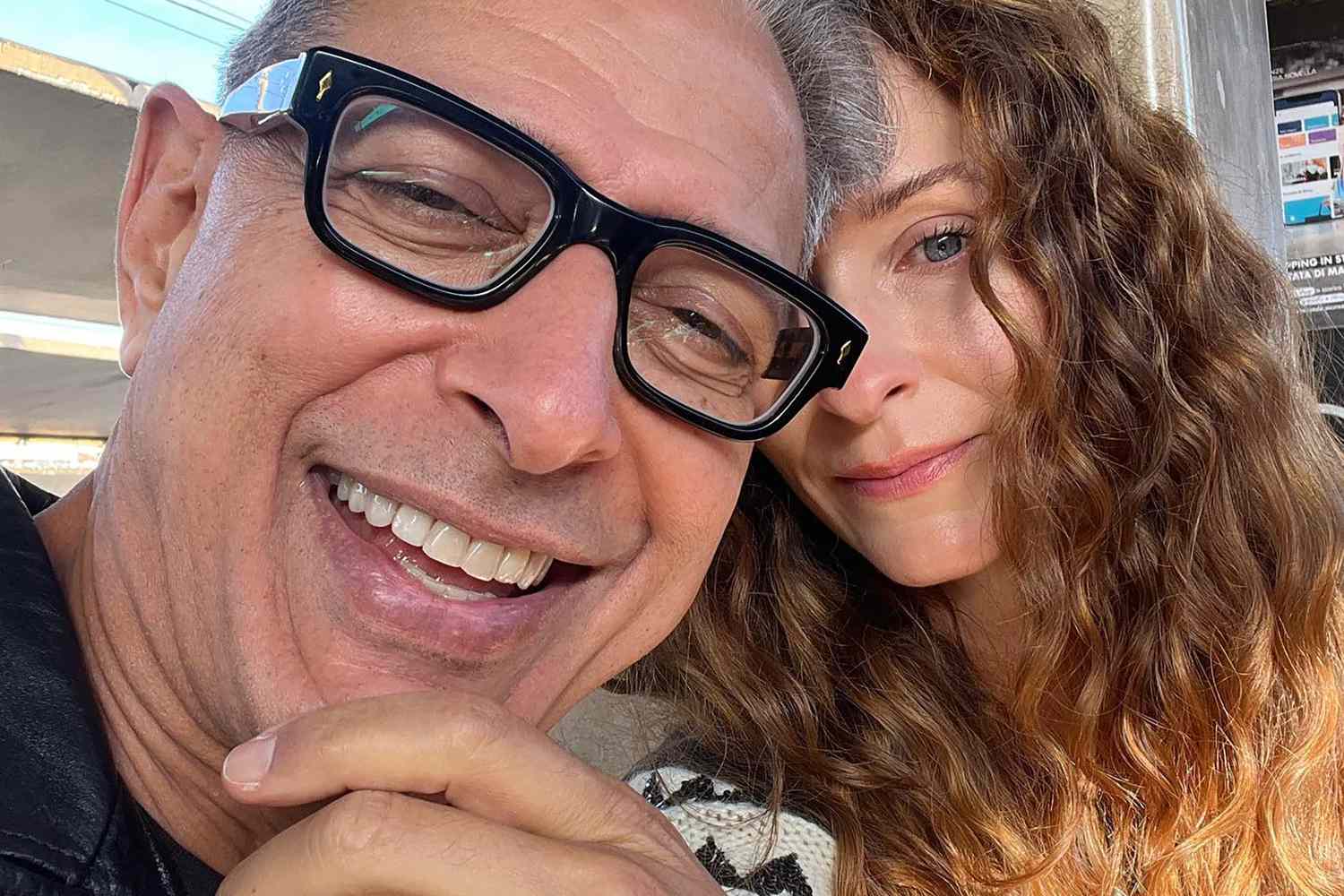Internet Buzz: Jeff Goldblum's Oscar Photo Reaction Takes Over Internet Buzz: Jeff Goldblum's Oscar Photo Reaction Takes Over