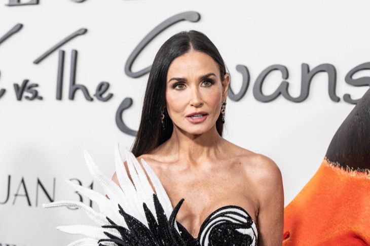 Is Kevin Costner Pursuing Demi Moore? Relationship Rumors Explored Is Kevin Costner Pursuing Demi Moore? Relationship Rumors Explored