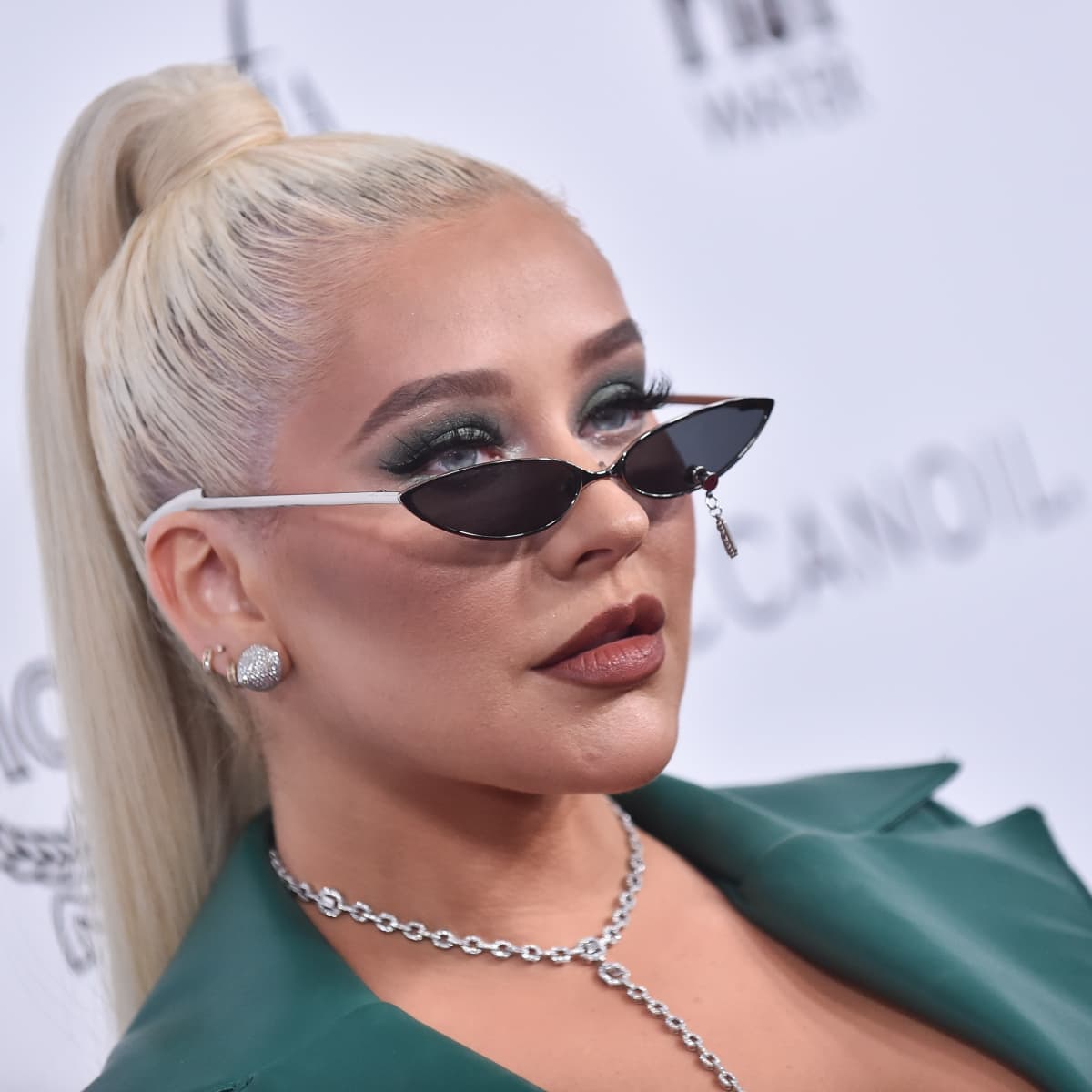 Is That Really Christina Aguilera? New Pictures Fuel Photoshop Controversy Is That Really Christina Aguilera? New Pictures Fuel Photoshop Controversy