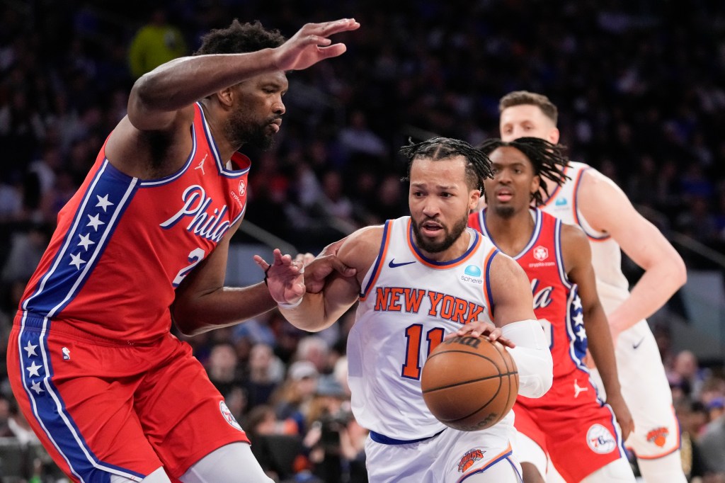 Jalen Brunson Rolls Ankle, Exits Knicks-Lakers Game In OT