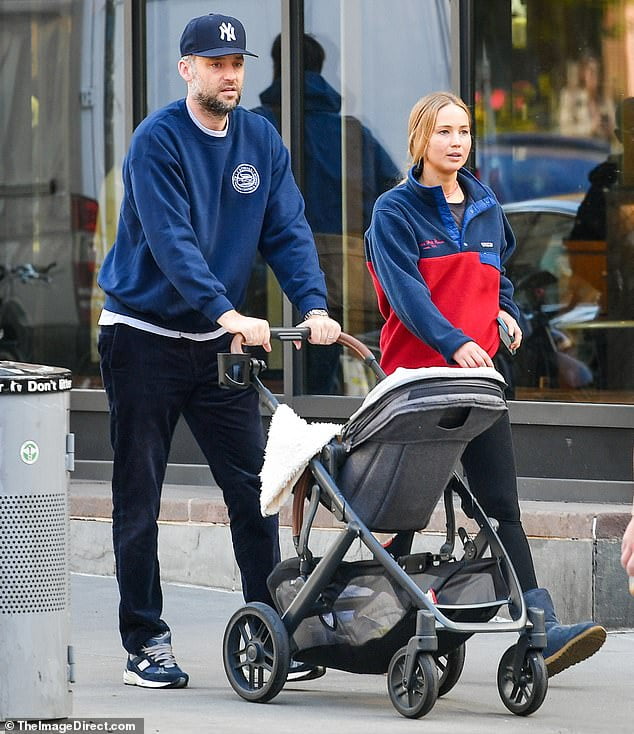 Jennifer Lawrence And Cooke Maroney: Couple Spotted Amidst Baby No. 2 Reports Jennifer Lawrence And Cooke Maroney: Couple Spotted Amidst Baby No. 2 Reports