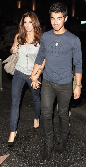 Joe Jonas And The Couple's Argument: His Classy Reaction Joe Jonas And The Couple's Argument: His Classy Reaction