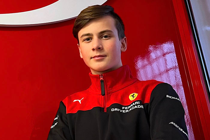 Jymypaukku: Tuukka Taponen F1-kuljettajaksi? Jymypaukku: Tuukka Taponen F1-kuljettajaksi?