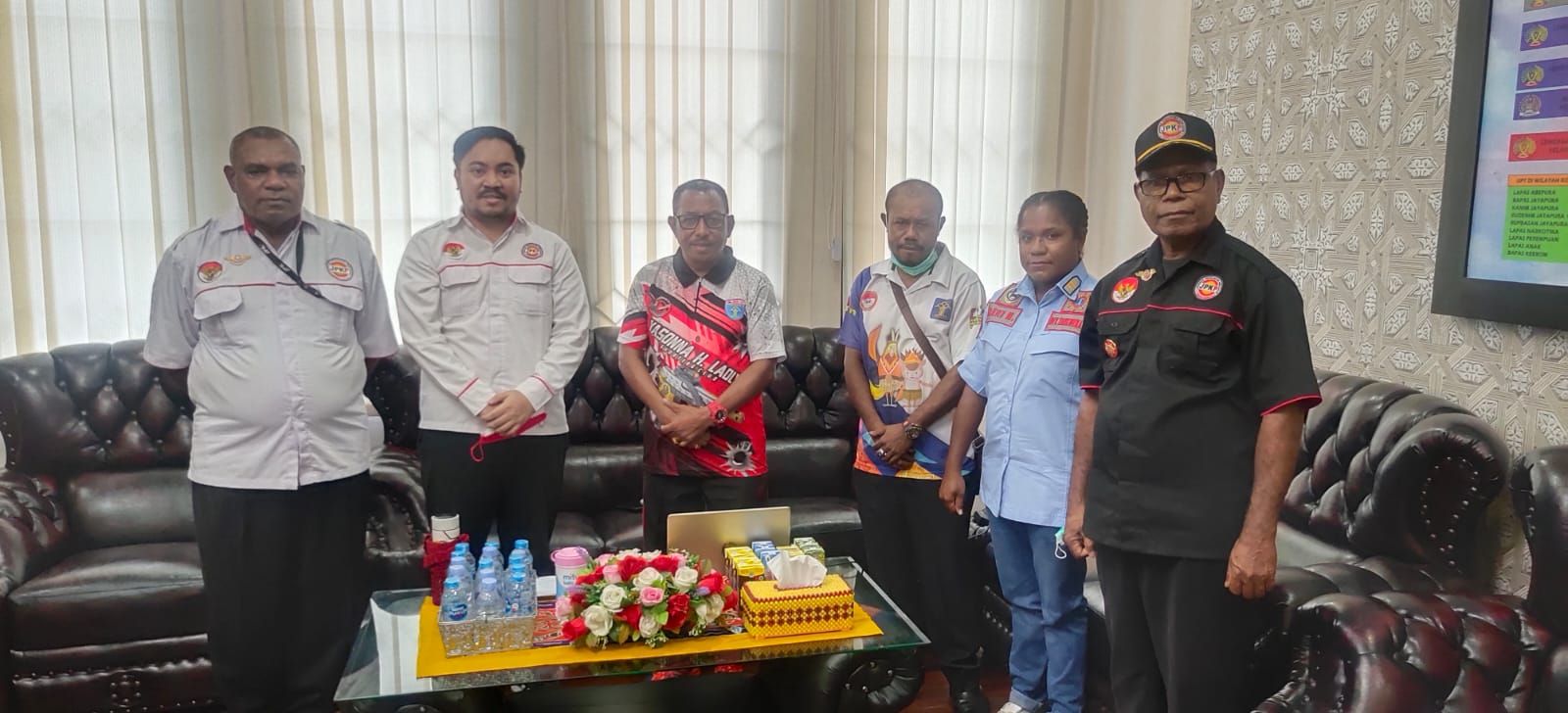 Kakanwil Papua Anthonius Ayorbaba: Mari Dukung Persipura Menuju Kejayaan Kakanwil Papua Anthonius Ayorbaba: Mari Dukung Persipura Menuju Kejayaan