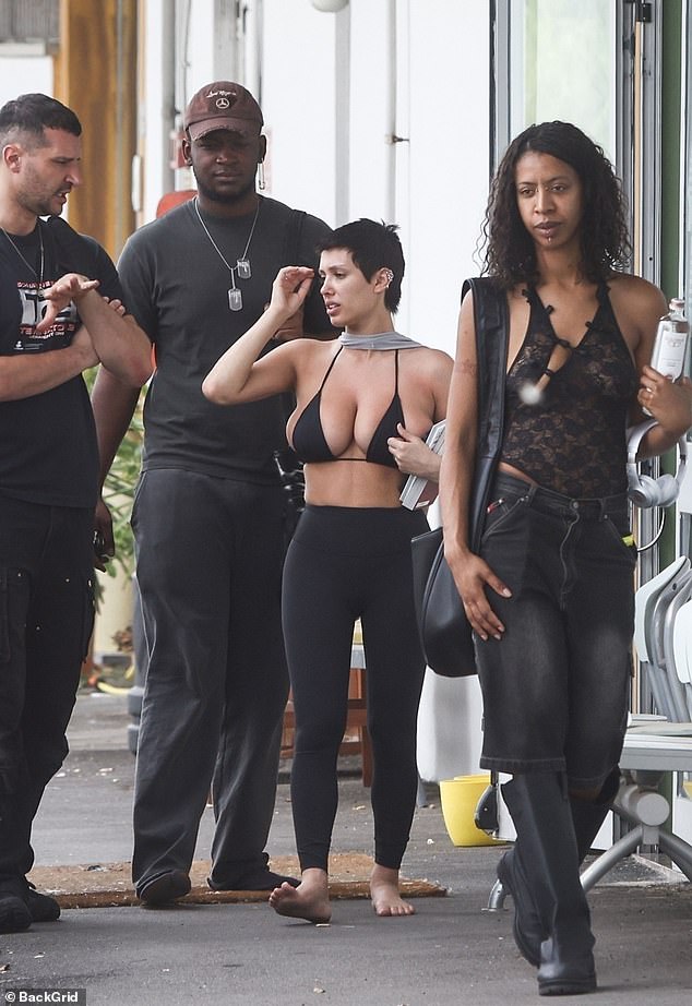 Kanye West's Wife, Bianca Censori, Shows Off Racy Roller-Skating Style Kanye West's Wife, Bianca Censori, Shows Off Racy Roller-Skating Style