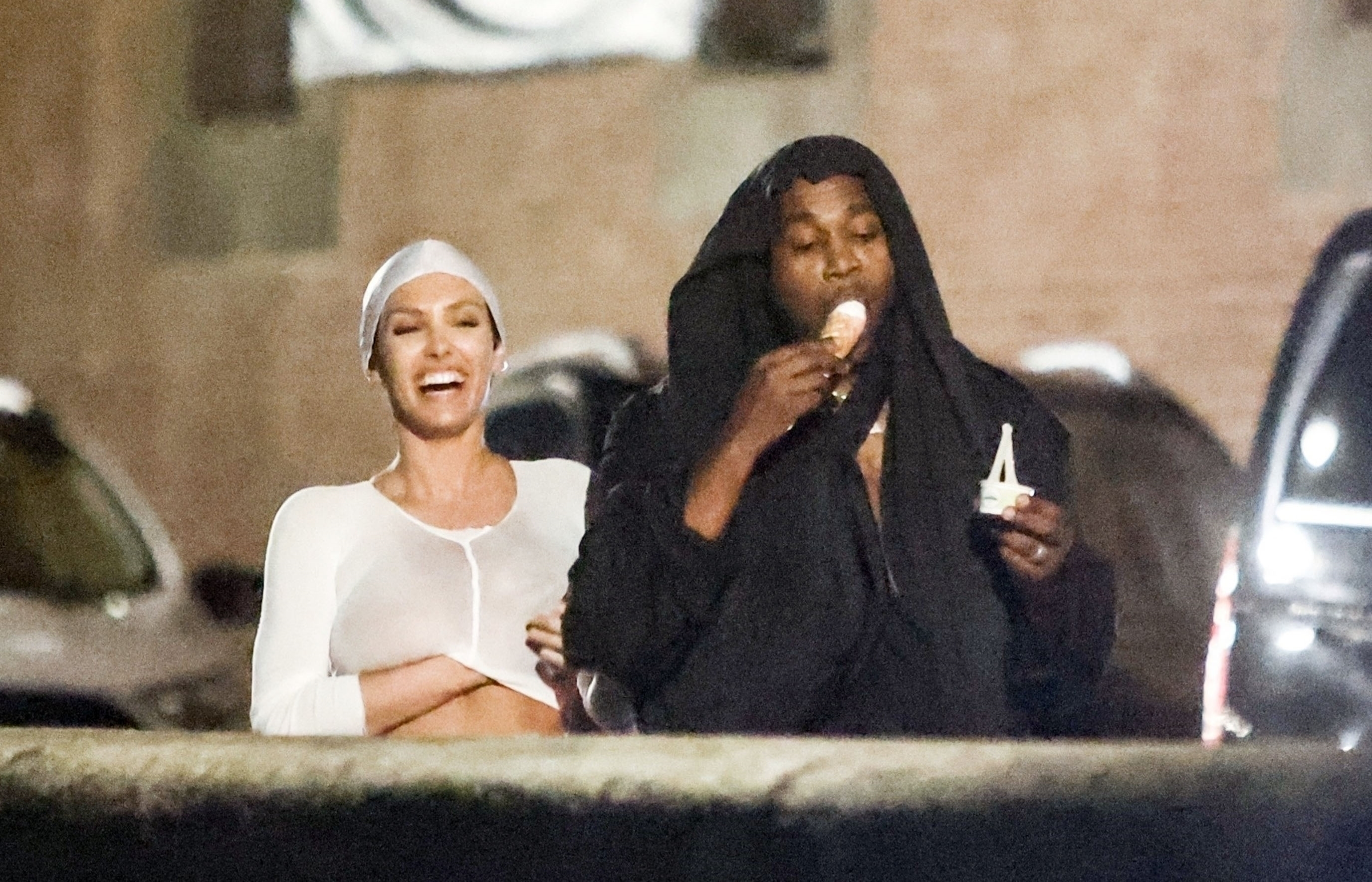 Kanye's Wife Bianca Censori Spotted Rollerblading In Italy In Lingerie Kanye's Wife Bianca Censori Spotted Rollerblading In Italy In Lingerie
