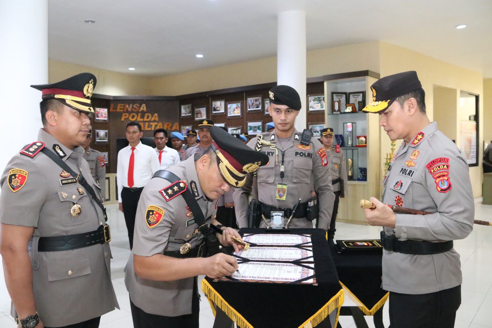 Kapolda Irjen Daniel Pimpin Sertijab 7 Pamen Polda Bali: Pesan Penting Untuk Jajarannya Kapolda Irjen Daniel Pimpin Sertijab 7 Pamen Polda Bali: Pesan Penting Untuk Jajarannya