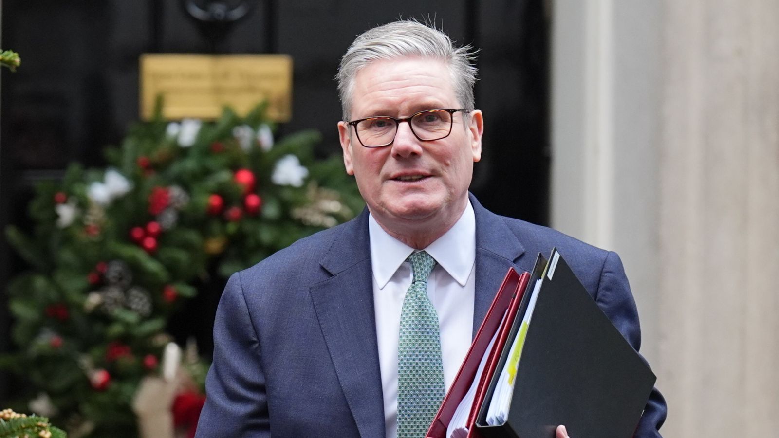 Keir Starmer's New Immigration Policy: A Response To The Farage Challenge Keir Starmer's New Immigration Policy: A Response To The Farage Challenge