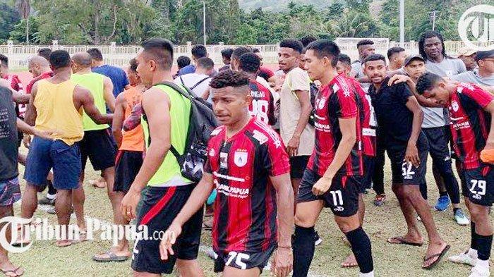 Kemenangan Telak Persipura Jayapura Atas RANS FC Di Playoff Liga 2 Kemenangan Telak Persipura Jayapura Atas RANS FC Di Playoff Liga 2