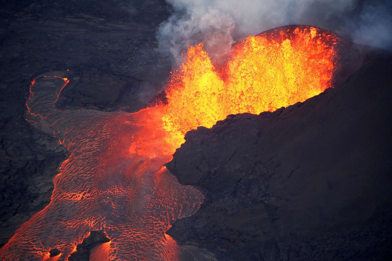 Kilauea Erupts: Rare Volcanic Activity After Four Decades Kilauea Erupts: Rare Volcanic Activity After Four Decades
