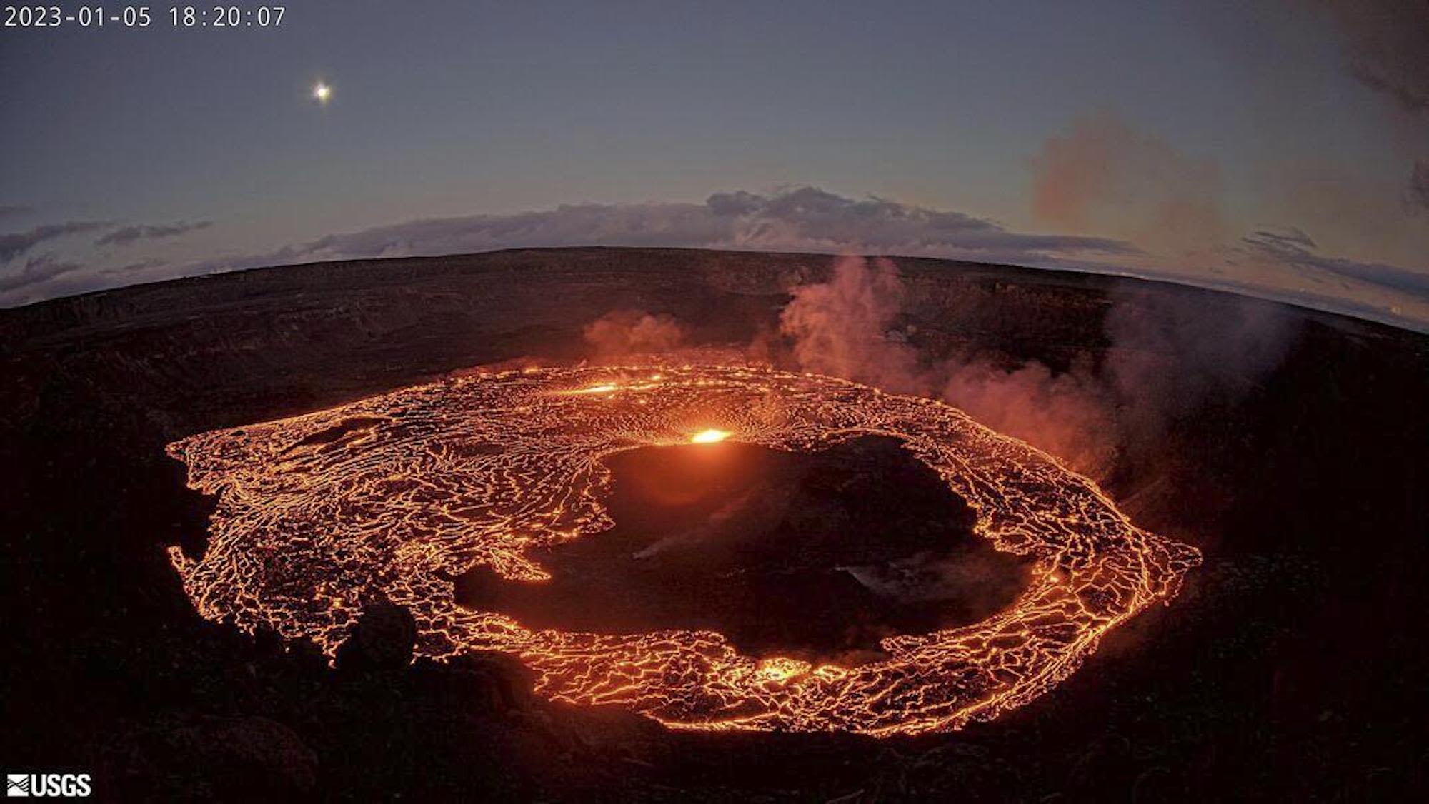Kilauea Volcano's Unprecedented Eruption: A Rare Pattern After Nearly 40 Years Kilauea Volcano's Unprecedented Eruption: A Rare Pattern After Nearly 40 Years