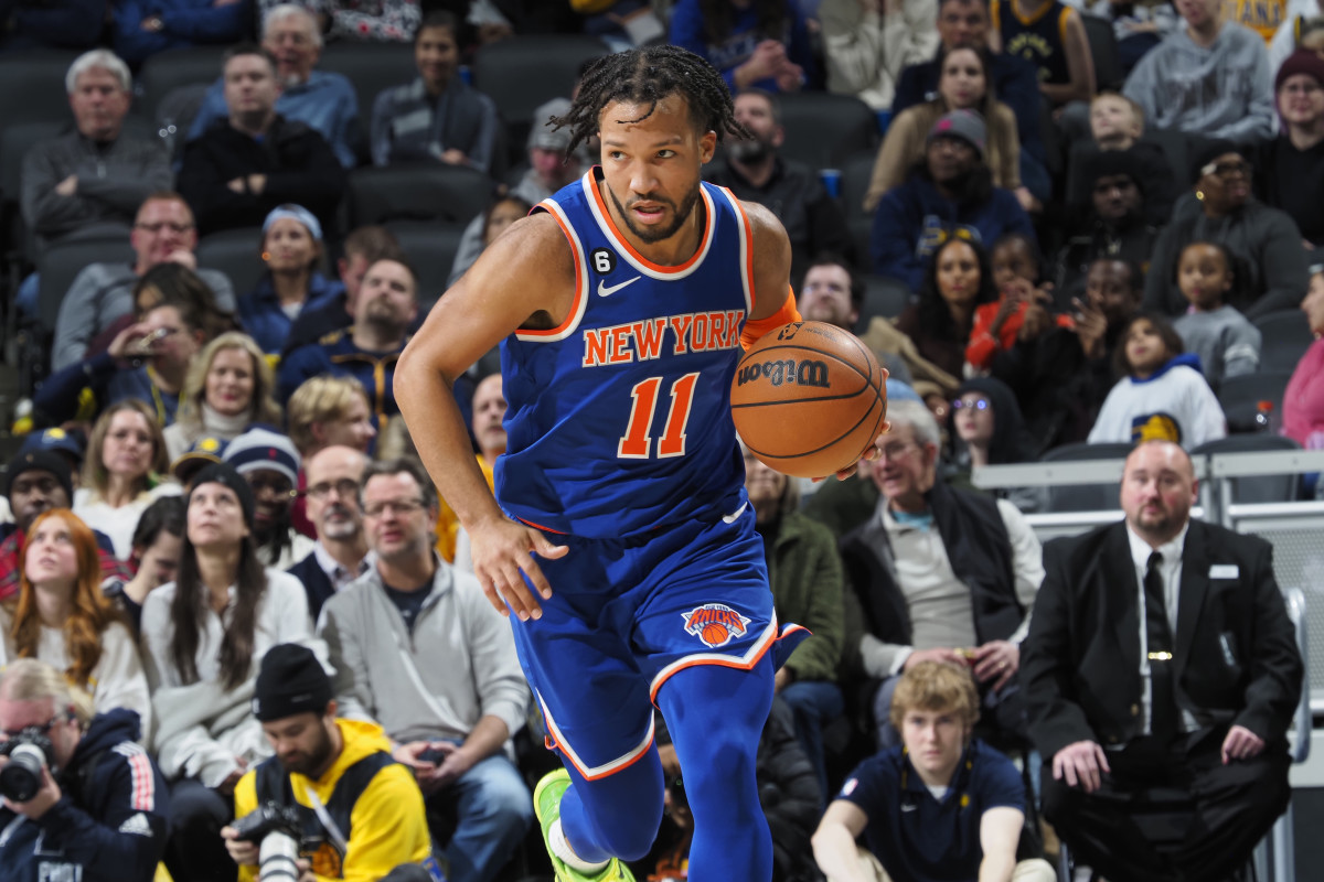 Knicks Fan Petitions To Replace Lady Liberty's Face With Jalen Brunson: An Exclusive Look Knicks Fan Petitions To Replace Lady Liberty's Face With Jalen Brunson: An Exclusive Look