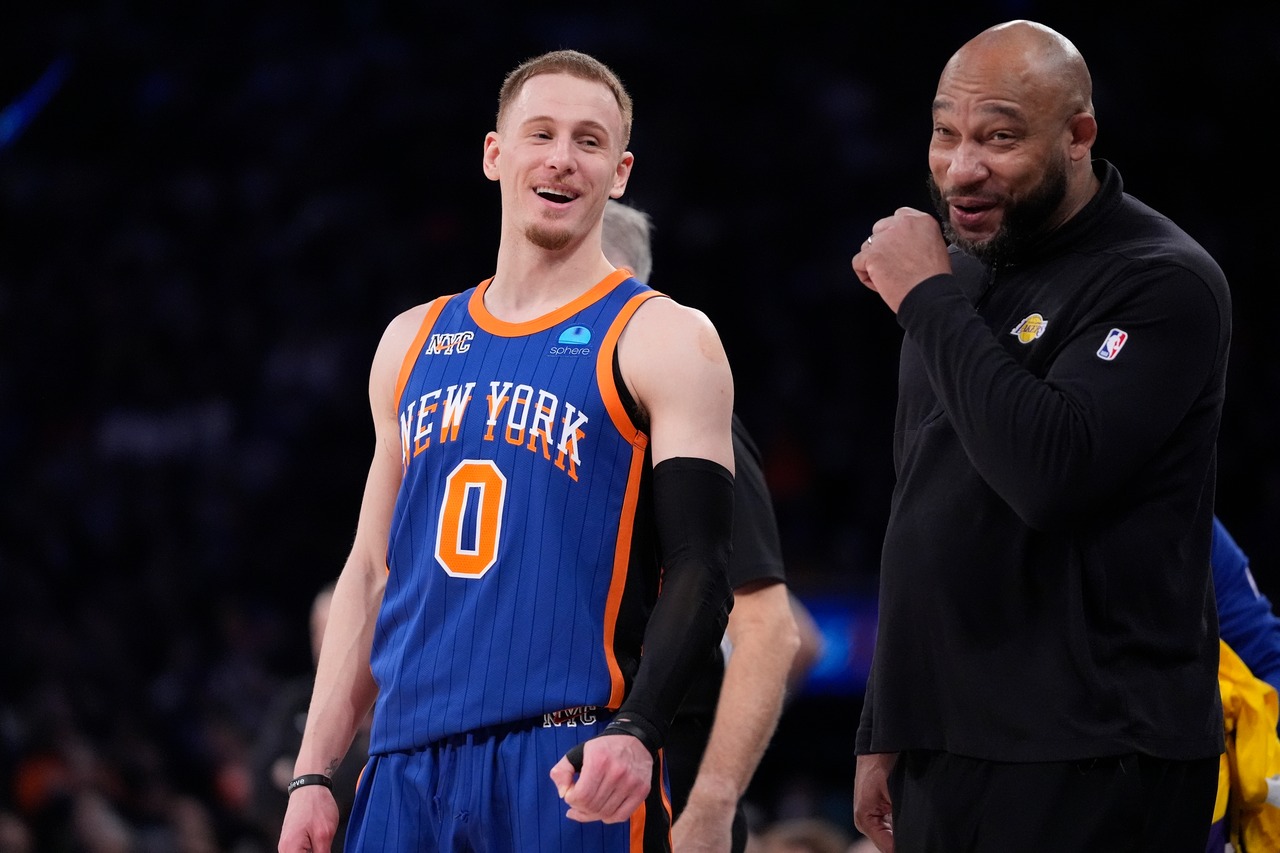 Knicks-Pistons Game Ends In Controversy Over Officials' Missed Call Knicks-Pistons Game Ends In Controversy Over Officials' Missed Call