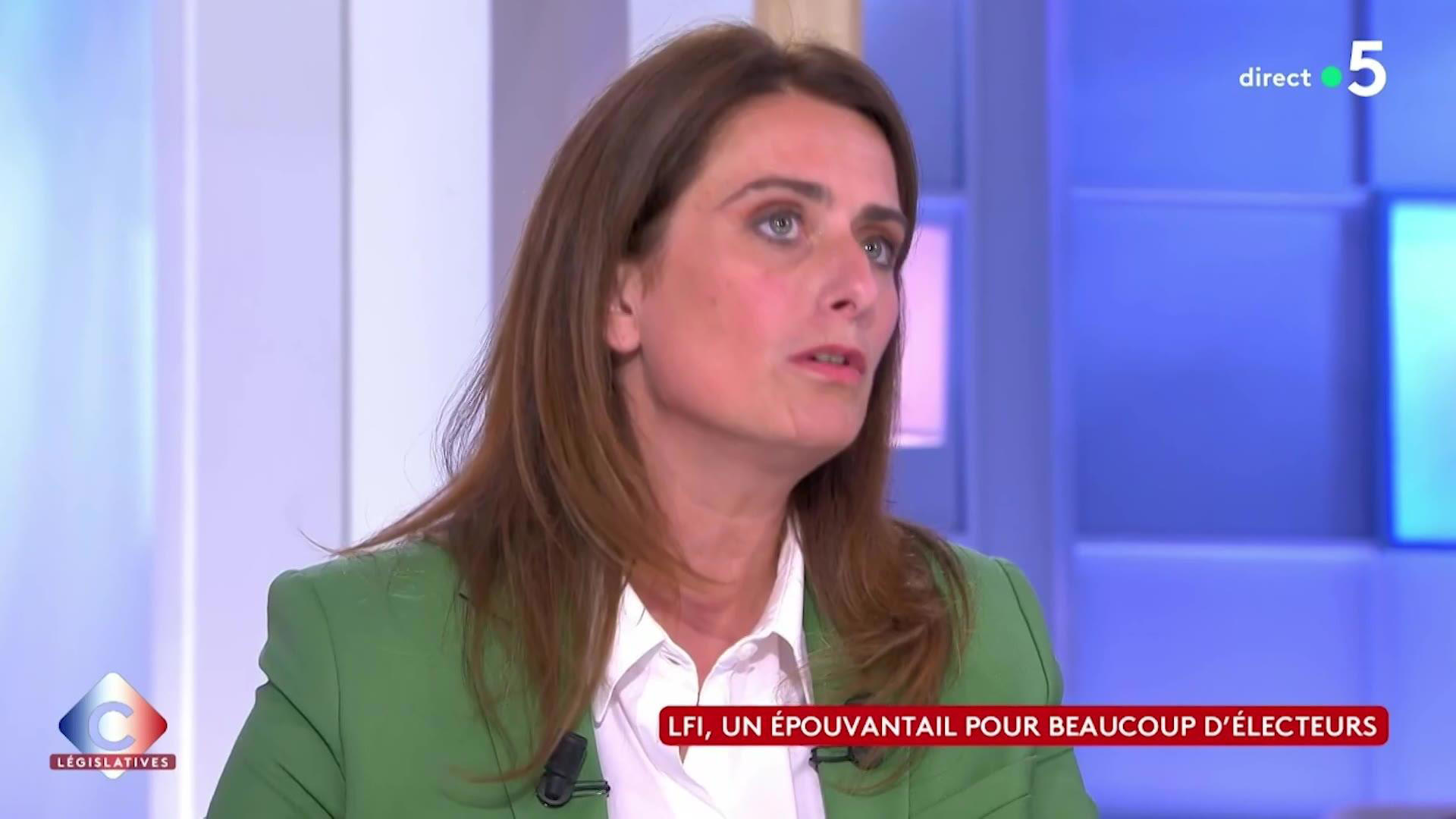 L'Animateur Et Son Ancien Sniper : Un Échange Houleux Sur Le Machisme L'Animateur Et Son Ancien Sniper : Un Échange Houleux Sur Le Machisme