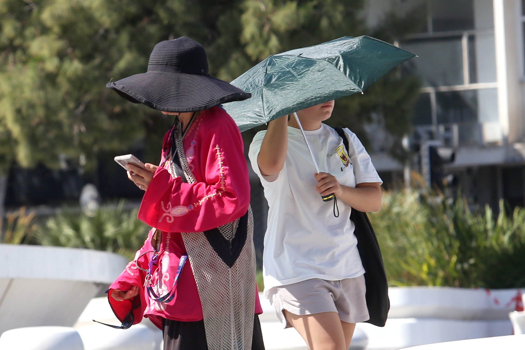 LA And Orange Counties Sizzle Under Record-Breaking Heat: Extreme Temperatures And Safety Tips LA And Orange Counties Sizzle Under Record-Breaking Heat: Extreme Temperatures And Safety Tips