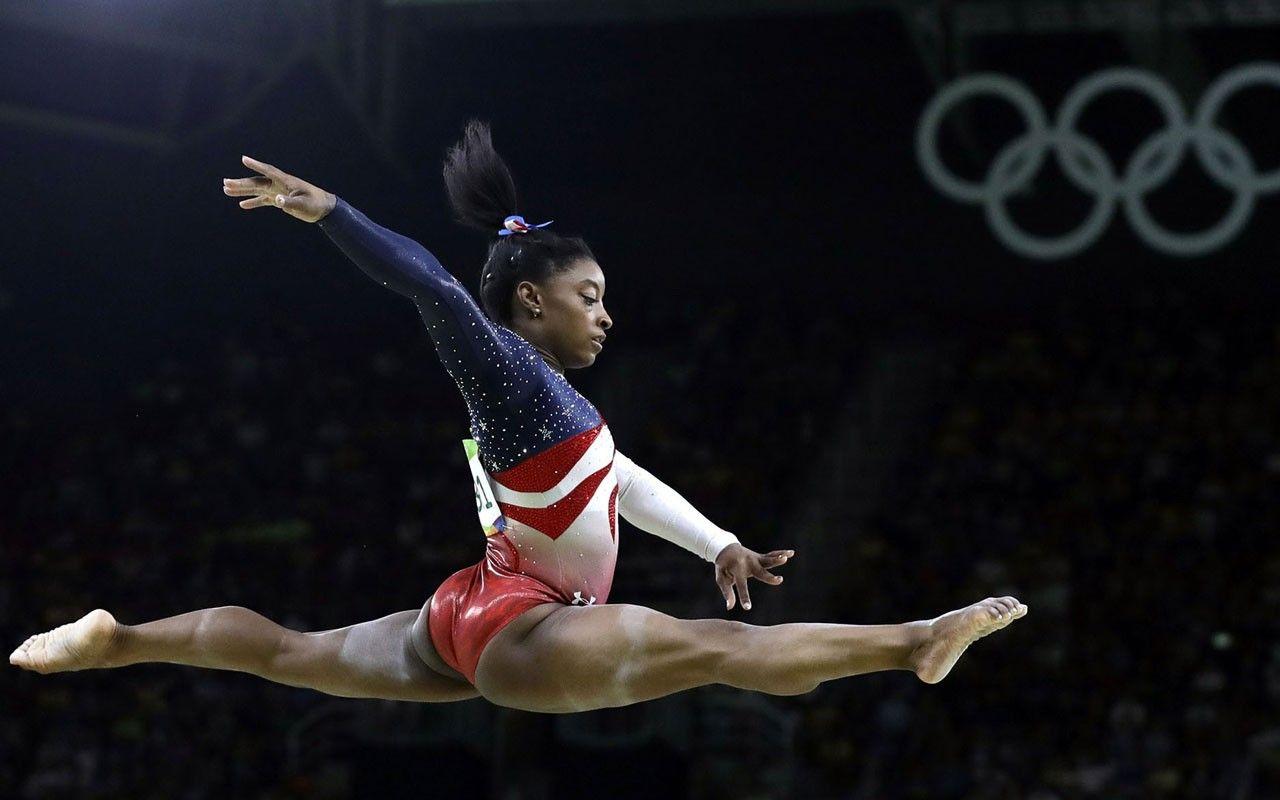 La Emotiva Felicitación De Simone Biles: Una Gimnasta Emula Su Salto La Emotiva Felicitación De Simone Biles: Una Gimnasta Emula Su Salto