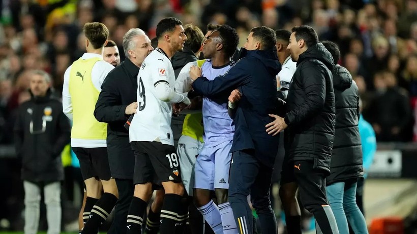 La Liga Draması: Hakem Hatası Atletico Madrid'i Vurdu Mu? La Liga Draması: Hakem Hatası Atletico Madrid'i Vurdu Mu?